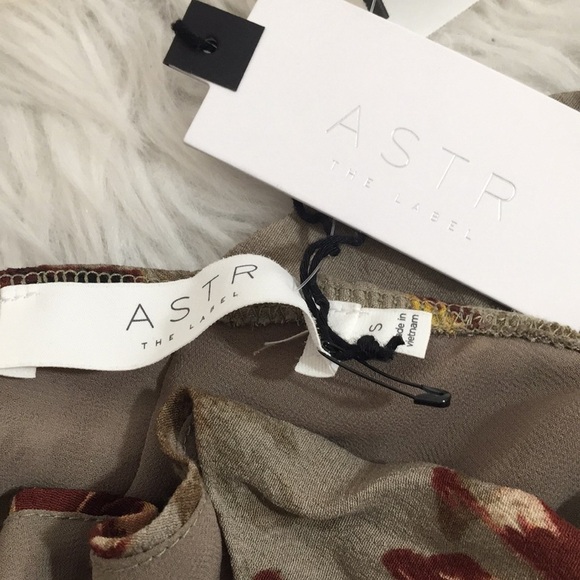 ASTR The Label Multi Island Floral Dress Small - Picture 7 of 11